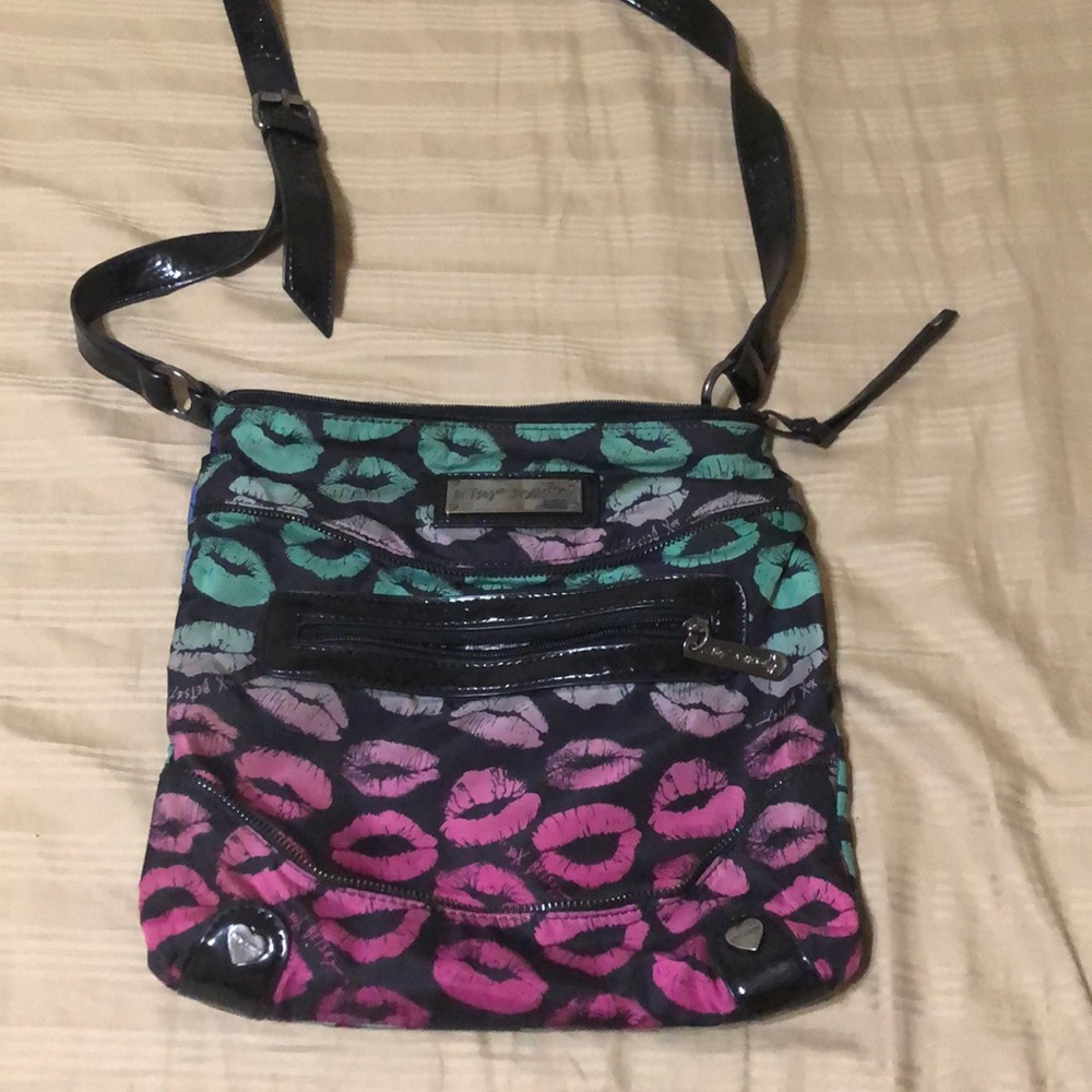 Kiss Purse